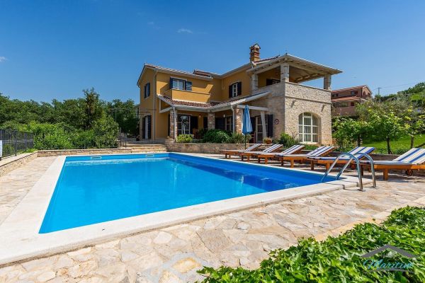 Villa Salvea zur Alleinnutzung mit 50m2 grossem Pool
