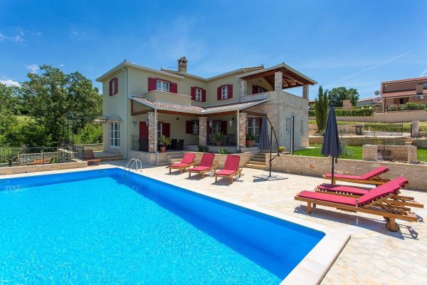 Villa Stupenda zur Alleinnutzung mit 50m2 grossem Pool