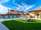 Garten- und Poolbereich