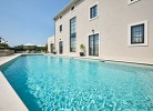 Der Pool ist 16m lang