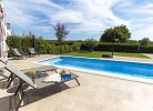 Liegefläche am Pool