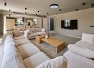 Helles, grosses Wohnzimmer