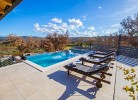 Der Infinity Pool 32misst m2
