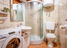 Badezimmer Nr. 1 mit Waschmaschine