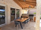 Überdachte Terrasse mit Grillmöglichkeit