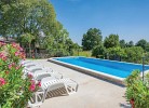 Privater Pool in völliger Ruhe