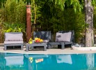 Pool und Liegefläche
