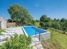 Privater Pool in völliger Ruhe