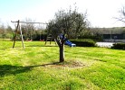 Grosser, umzäunter Garten